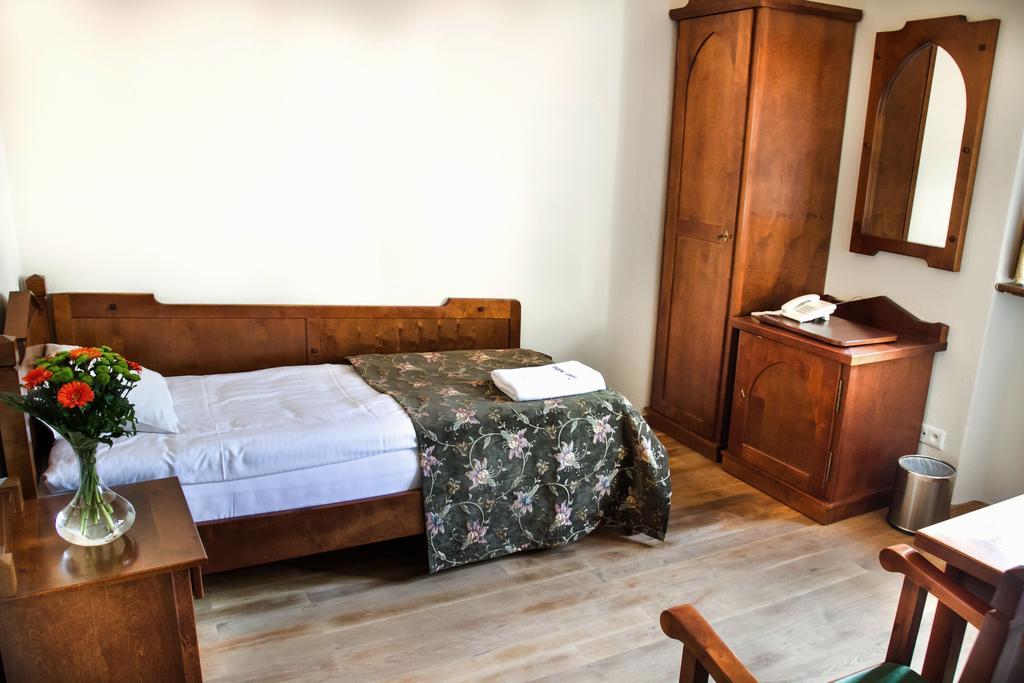 Zamek Golubski Zimmer foto